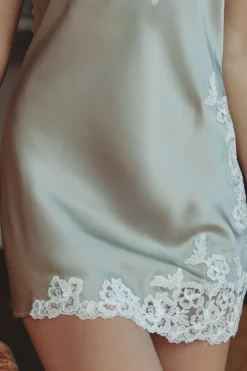 Marjolaine - Sephora Seiden Negligee - Silber