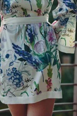 Marjolaine - Violette Seiden Kimono - Mehrfarbig